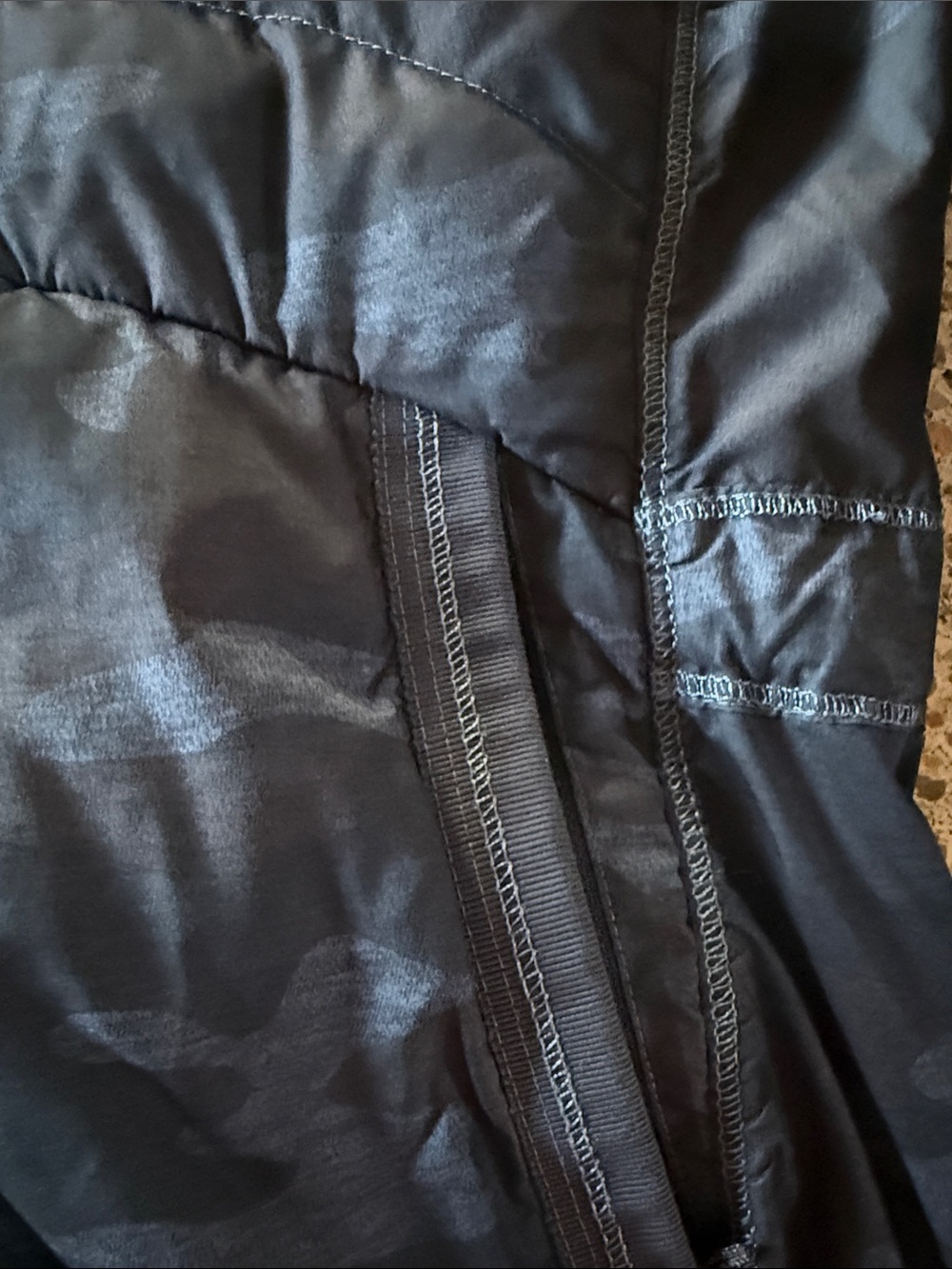 Lululemon Spring Fling Puffy Windbreaker Heathered Lotus Camo Oil Slick Blue - Picture 3 of 11
